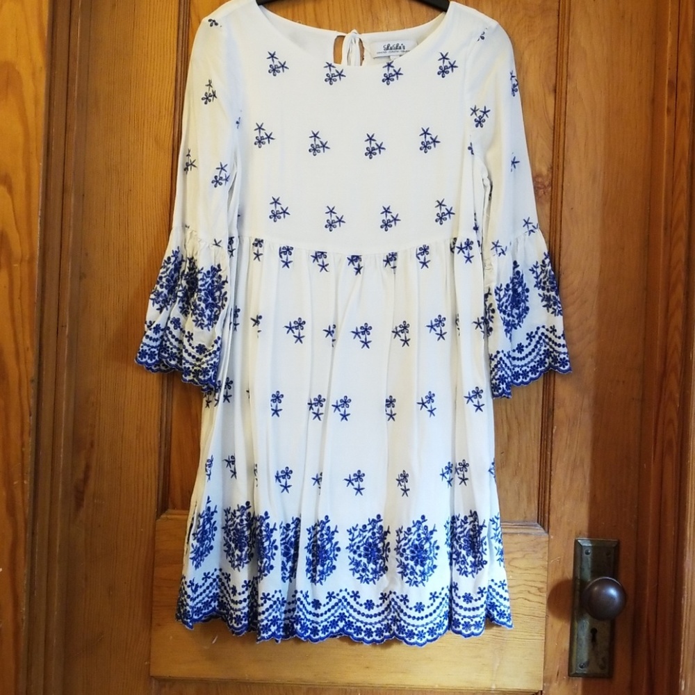 Dress - Picture 3 of 3